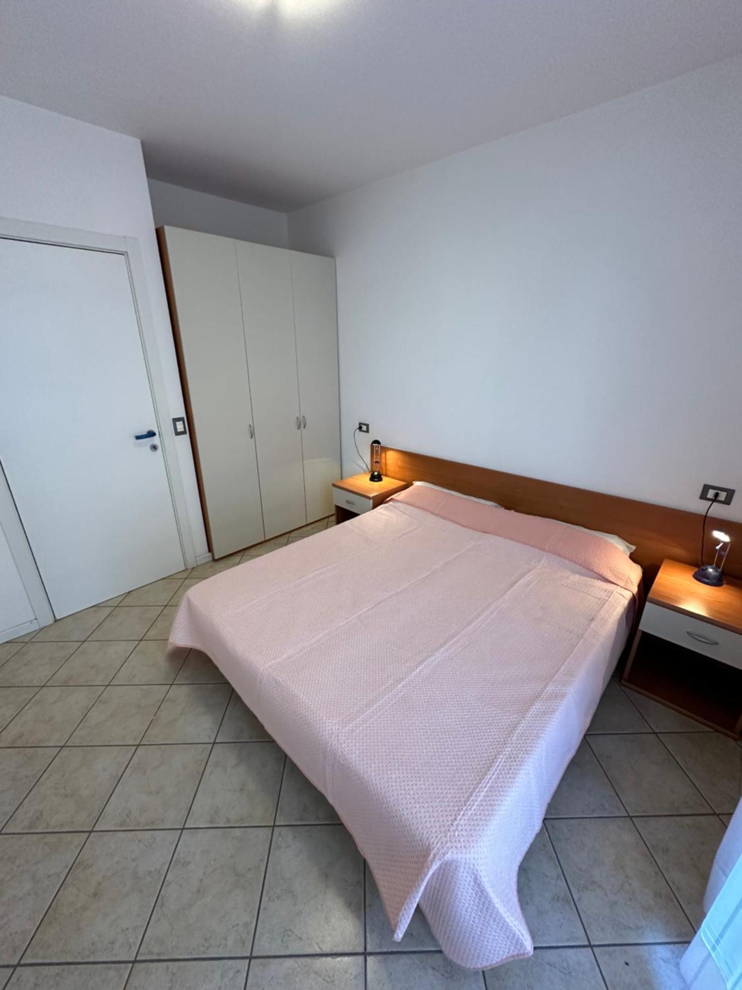 Residence Stefania - Agenzia Cocal Каорле Екстер'єр фото